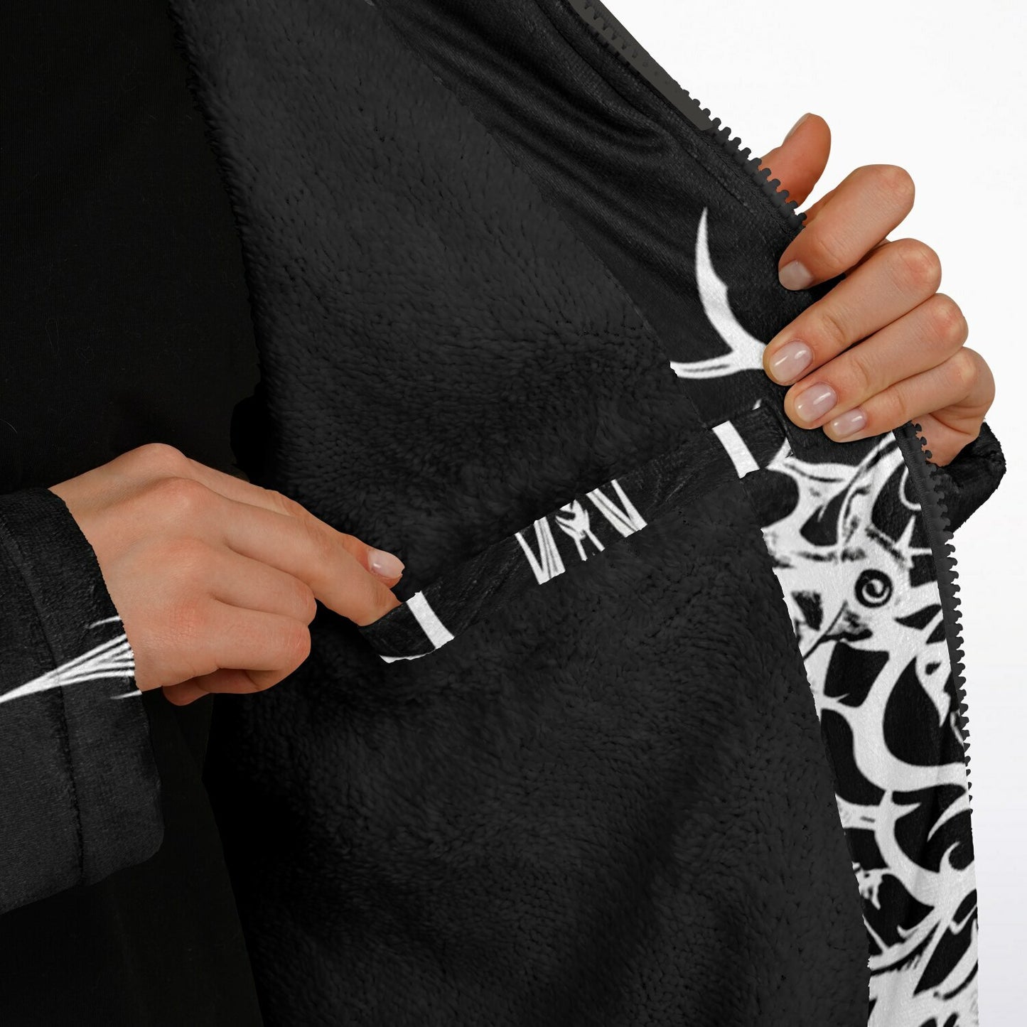 Capa Ember Veil – Colección Tribal Wave 